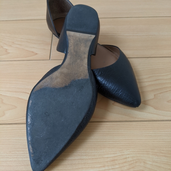 Banana Republic Sleek Black Flats - Picture 5 of 8